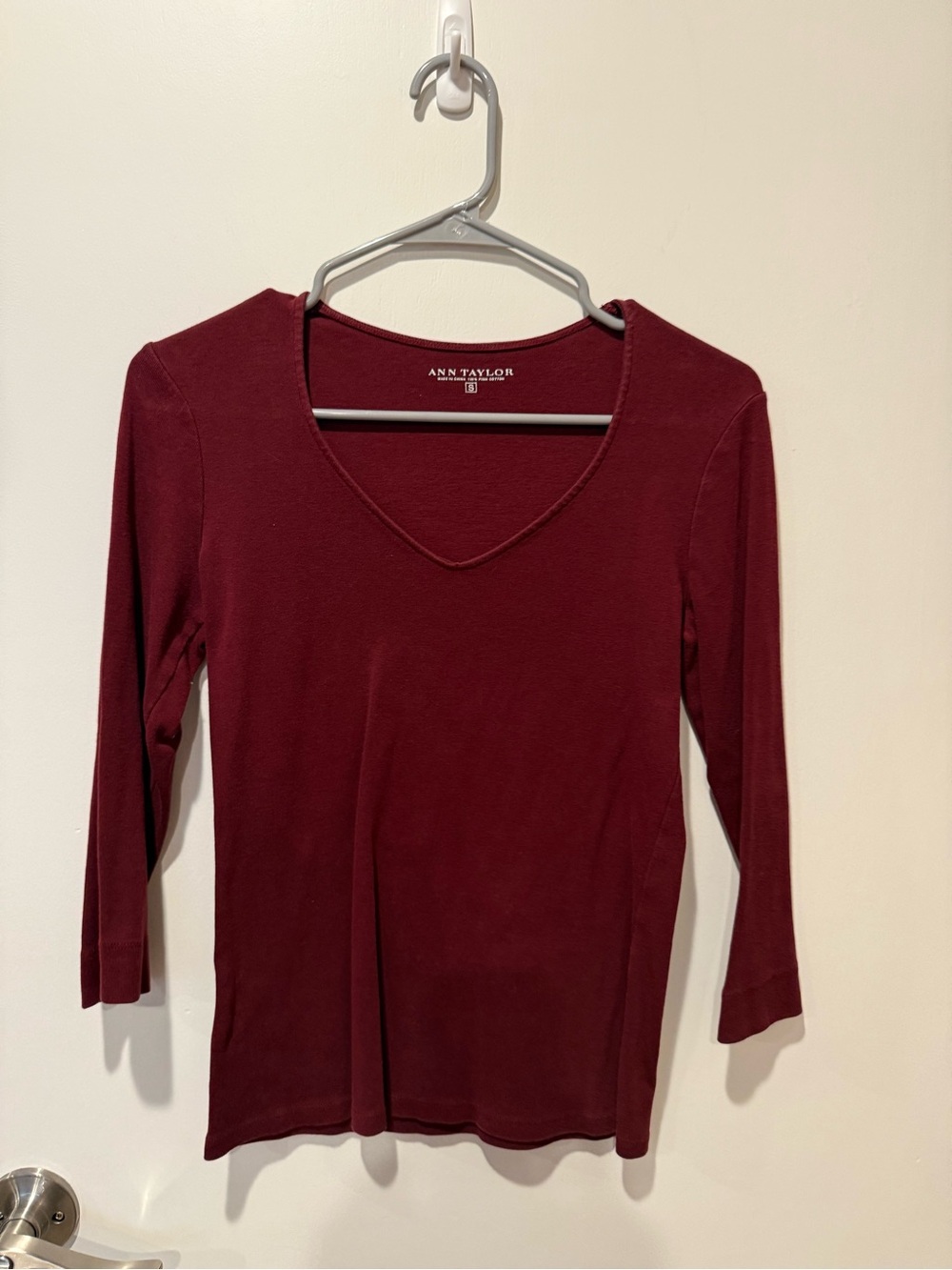 Ann Taylor Women's V-Neck Long Sleeve Top - Burgundy